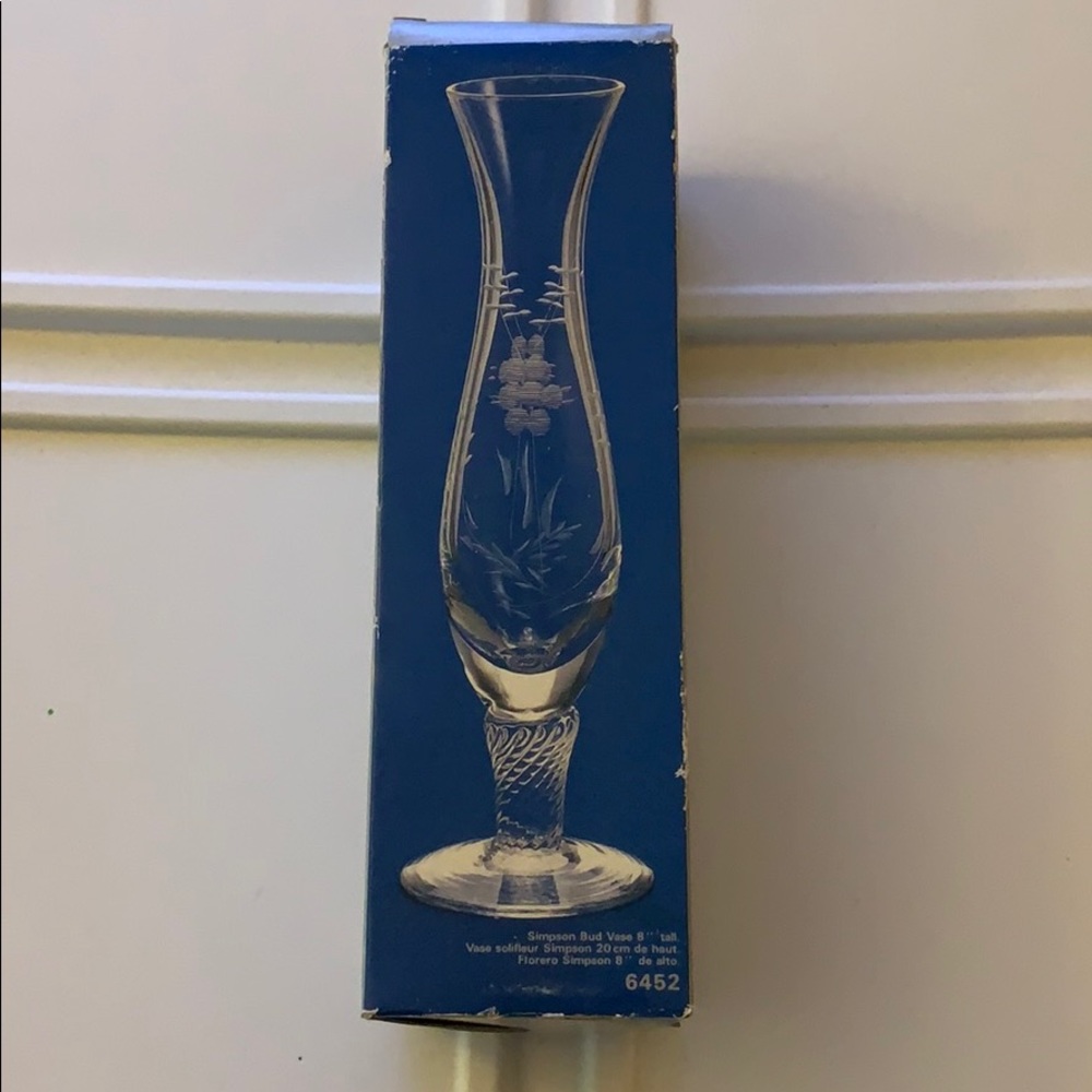 Toscany Simpson 8” Bud Vase